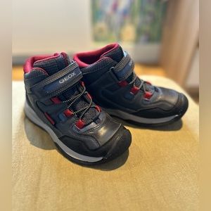 Geox kids hiking boots brand new